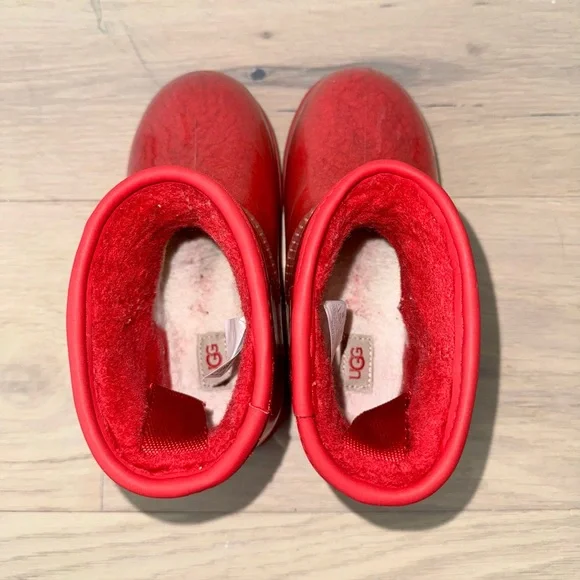 UGG Classic Boys/Girls Mini Clear Shearling Waterproof Winter Red Boots Sz 12US - Picture 6 of 9
